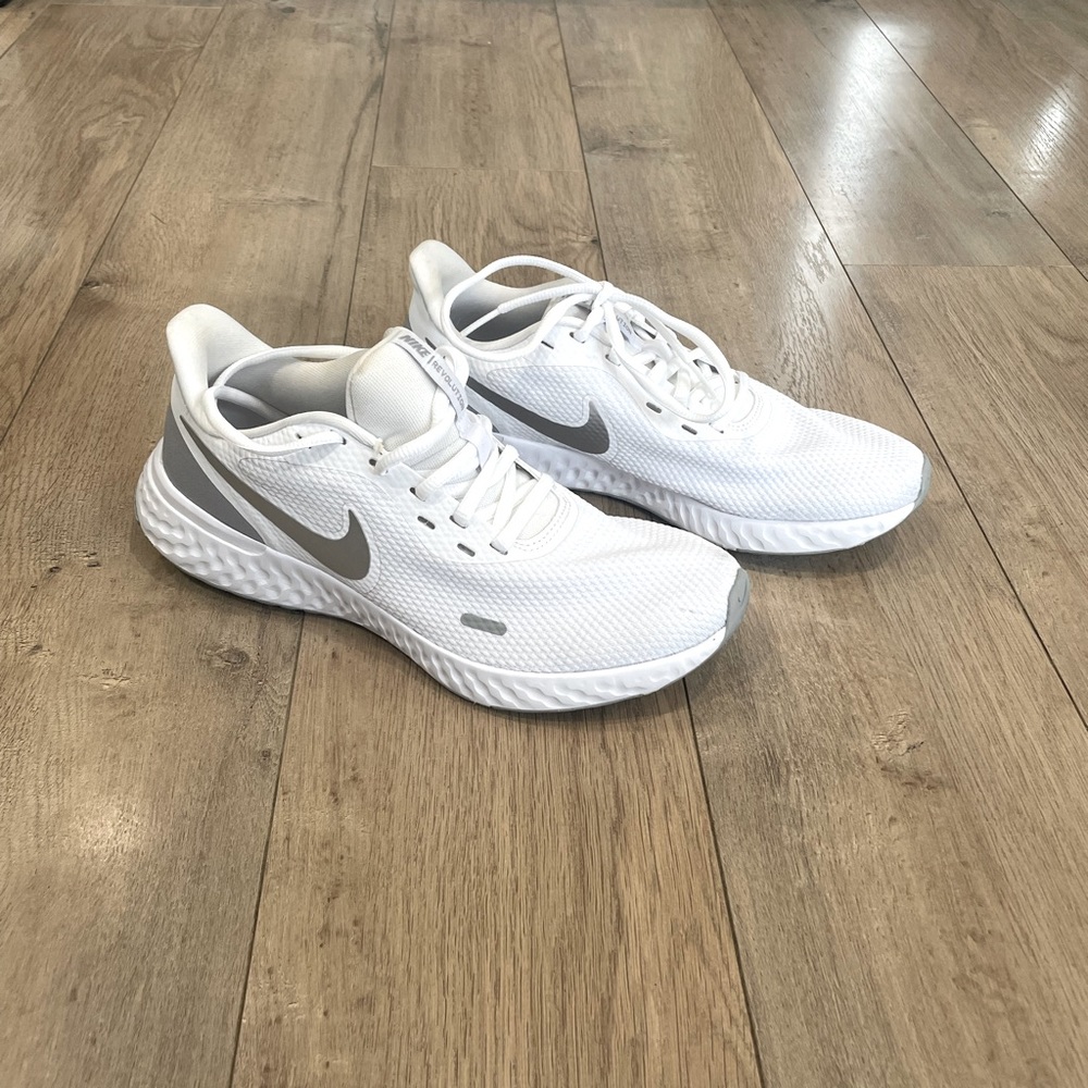 Nike white and grey sneakers